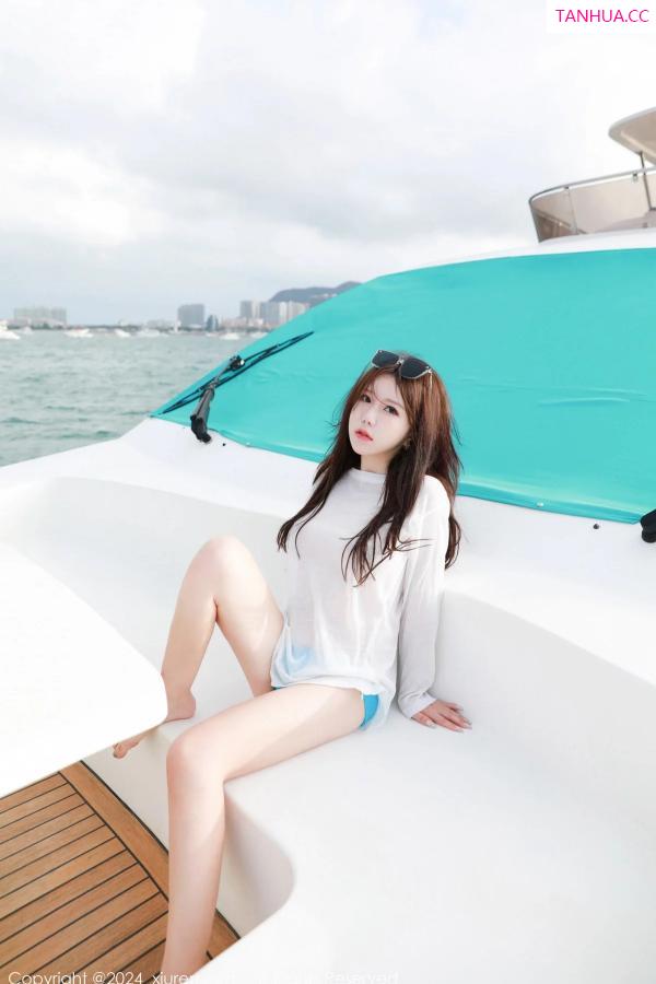   [XiuRen]高清写真图 2024.01.02 No.7898 小薯条nienie 游艇美腿第19张图片